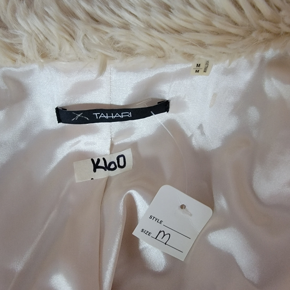 Tahari teddy bear bow faux fur tan coat - Picture 5 of 5